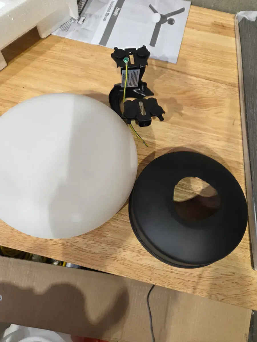 Modern 5-Blade Ceiling Fan with LED Light and Remote Control - image 4