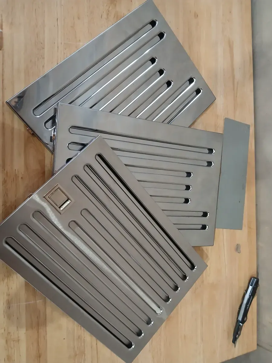 Vissani Sarela 30 in. W x 7 in. H 500CFM Convertible Under Cabinet Range Hood in Stainless Steel with LED Lights and Filter - image 4