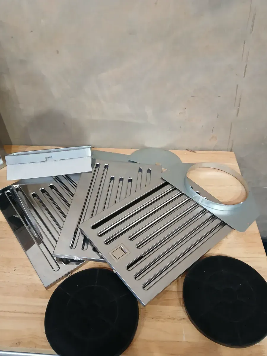 Vissani Sarela 30 in. W x 7 in. H 500CFM Convertible Under Cabinet Range Hood in Stainless Steel with LED Lights and Filter - image 5