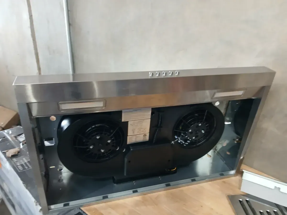 Vissani Sarela 30 in. W x 7 in. H 500CFM Convertible Under Cabinet Range Hood in Stainless Steel with LED Lights and Filter - image 6