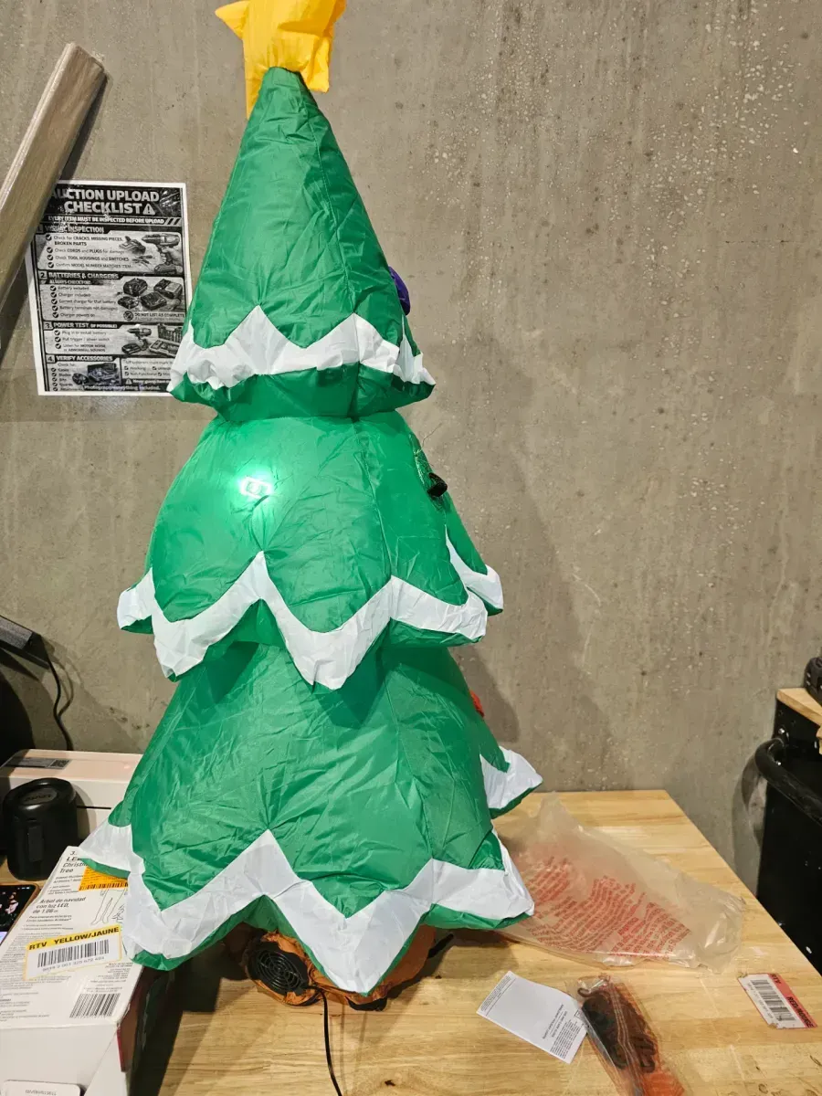 Inflatable Christmas Snowman Outdoor Decoration - image 2