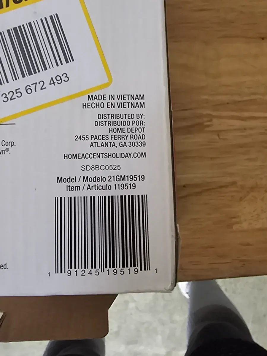 Inflatable Christmas Snowman Outdoor Decoration - image 3