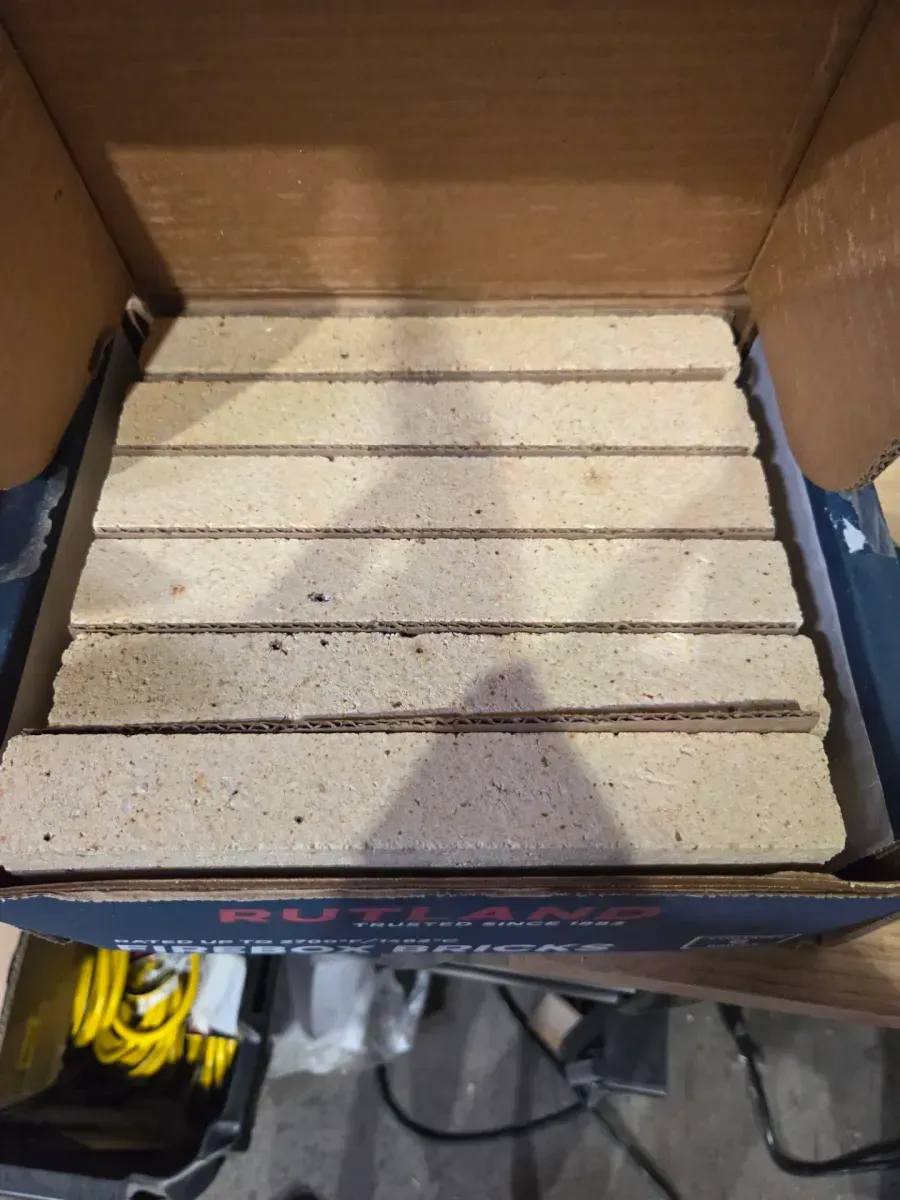 Rutland Firebox Bricks, 6-Pack, 9" x 4.5" x 1.25" - image 2