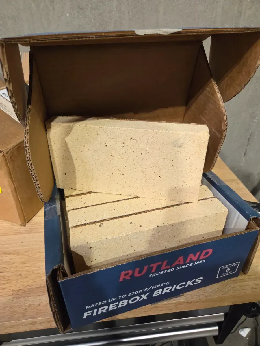 Rutland Firebox Bricks, 6-Pack, 9" x 4.5" x 1.25" - image 2