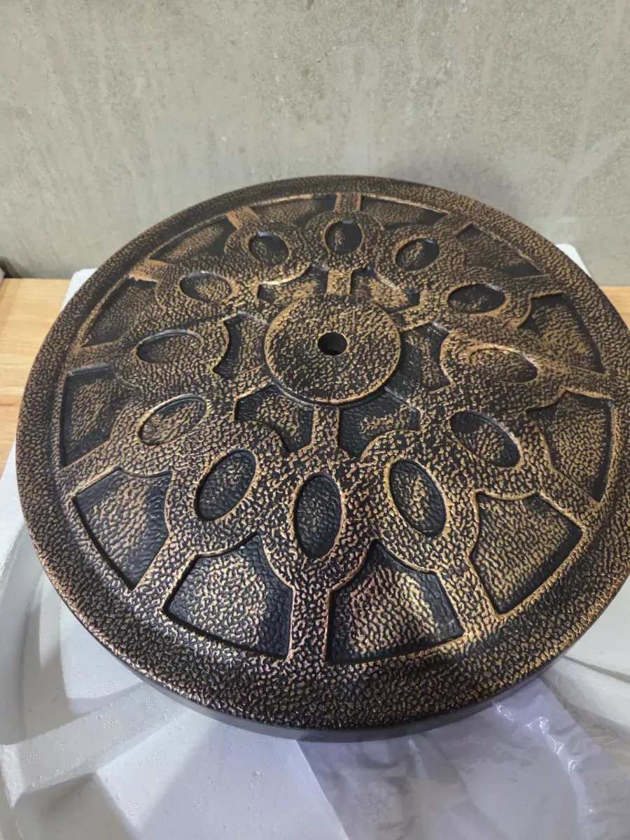 Outdoor 22 lbs. Heavy Duty Resin Patio Umbrella Base in Bronze - image 2