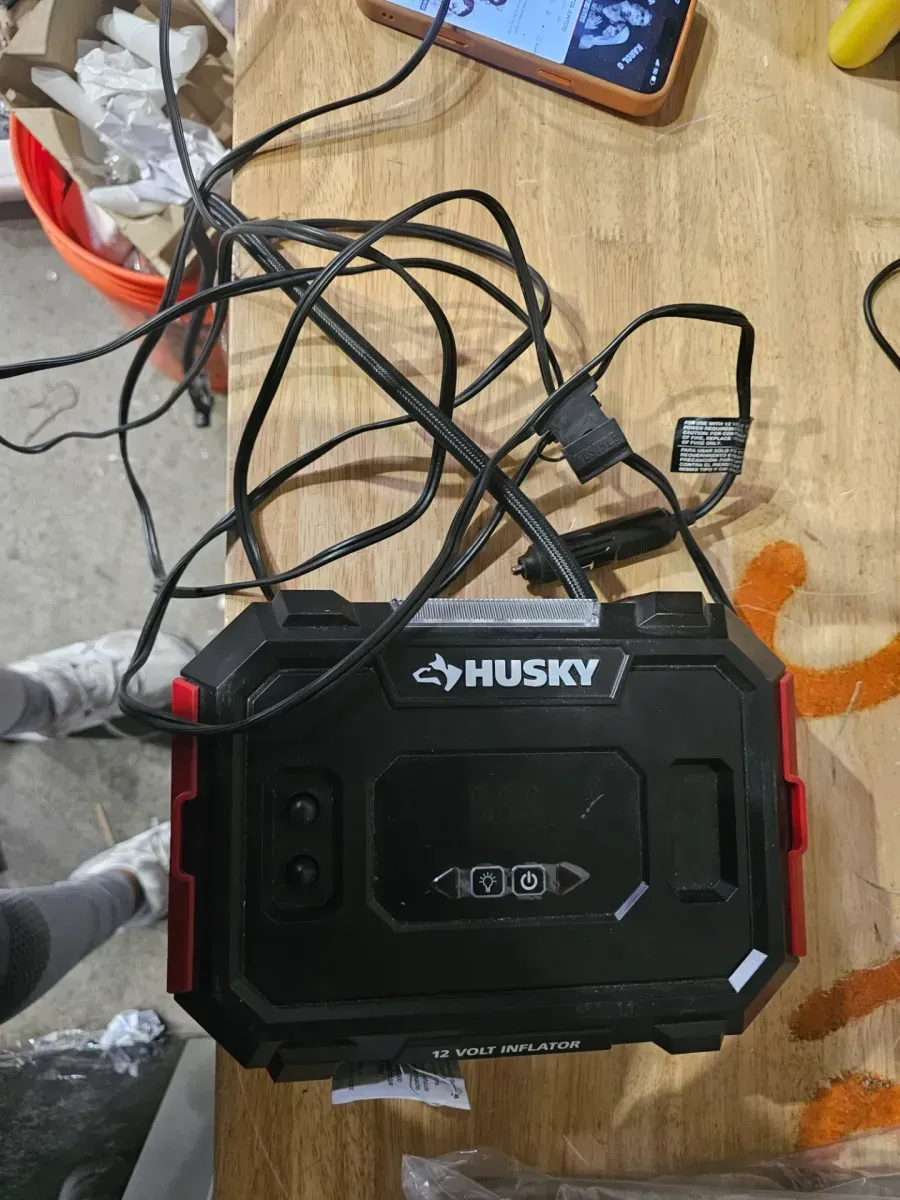 Husky Portable Digital Tire Inflator - image 2