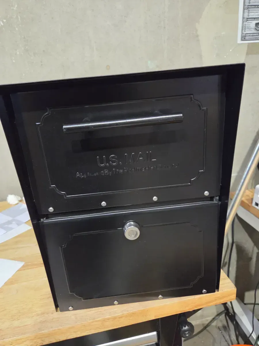 Oasis Classic Black Extra Large Locking Parcel Mailbox, 46-1/2 in. Black Post and 2 lb. PostFix Mix Combo - image 2