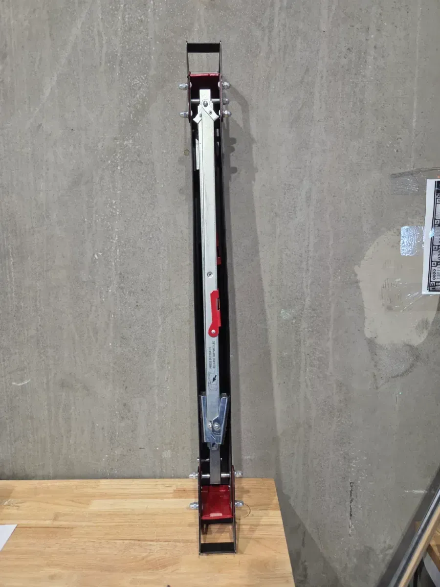 28.7 in. x 41.1 in. Steel Saw Horse and Jobsite Table with 1100 lbs. Capacity - 1 Each - image 4