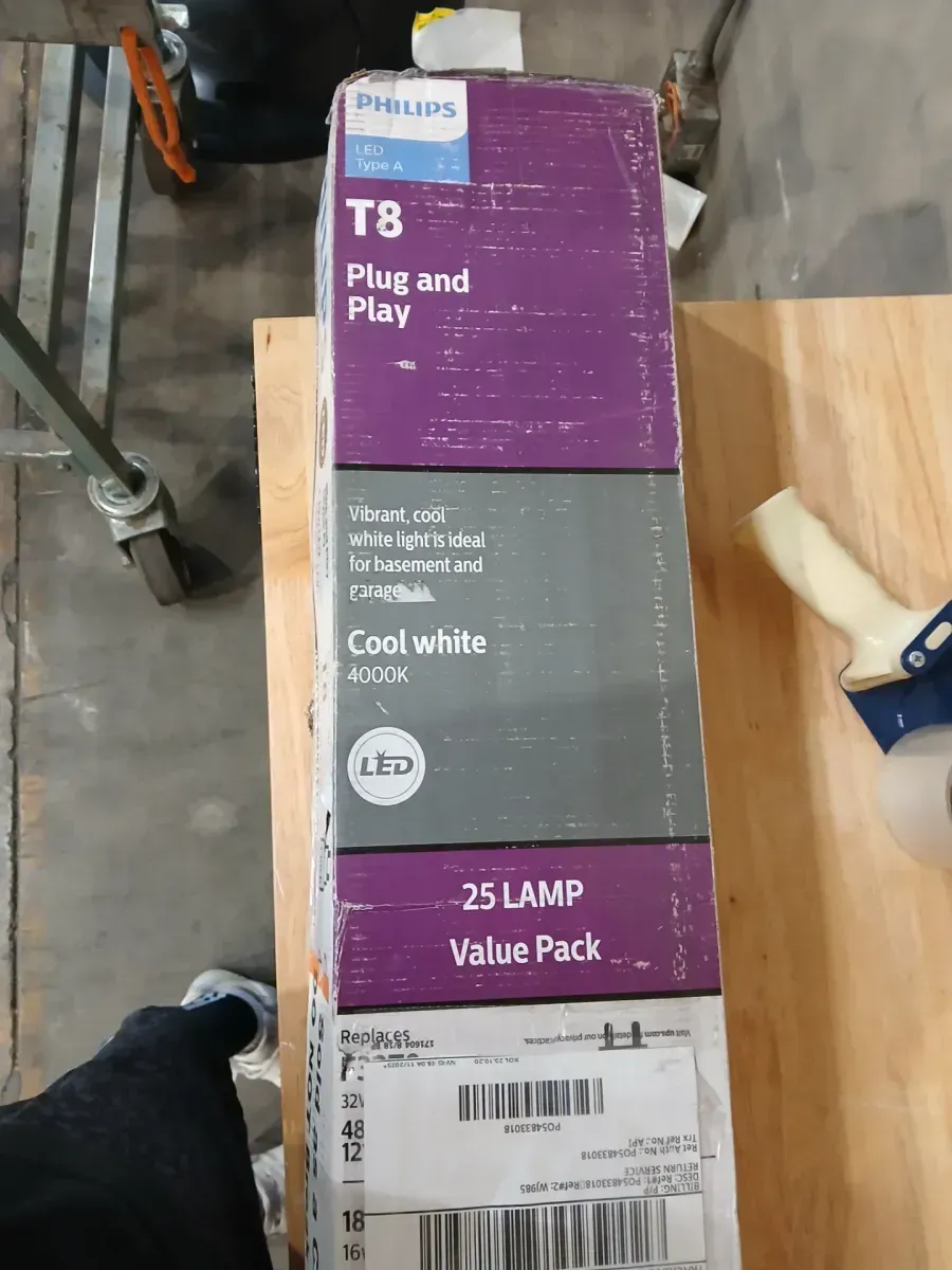 Philips 32-Watt Equivalent 48 in. T8 Type A Plug and Play Tube G13 Base LED Linear Light Bulb Cool White 4000K (25-Pack) - image 3