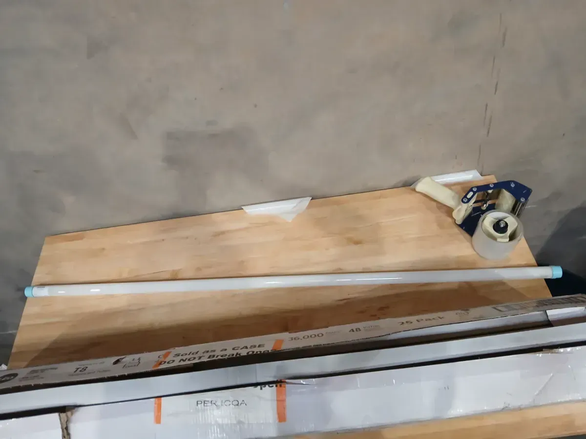 Philips 32-Watt Equivalent 48 in. T8 Type A Plug and Play Tube G13 Base LED Linear Light Bulb Cool White 4000K (25-Pack) - image 4