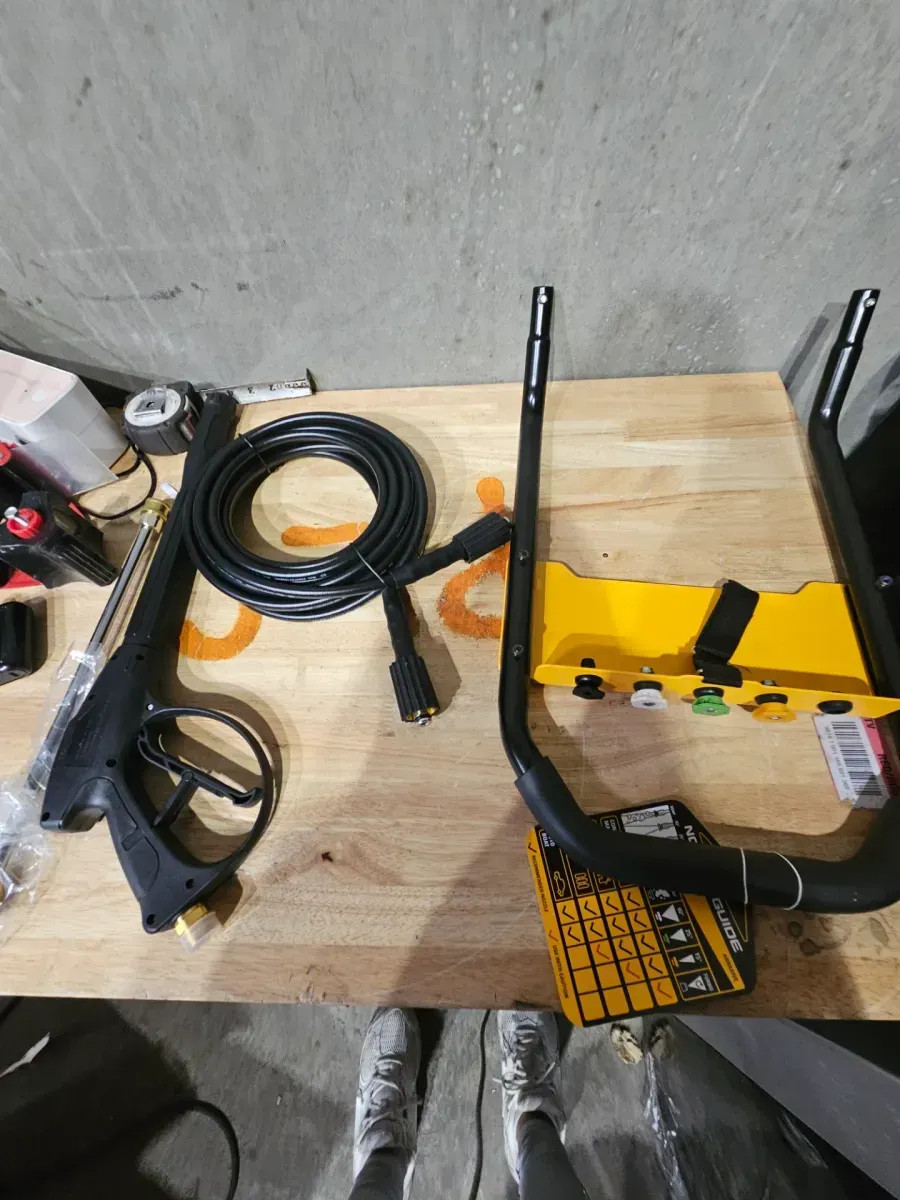 DEWALT 2400 PSI 1.1 GPM Cold Water Electric Pressure Washer - image 4