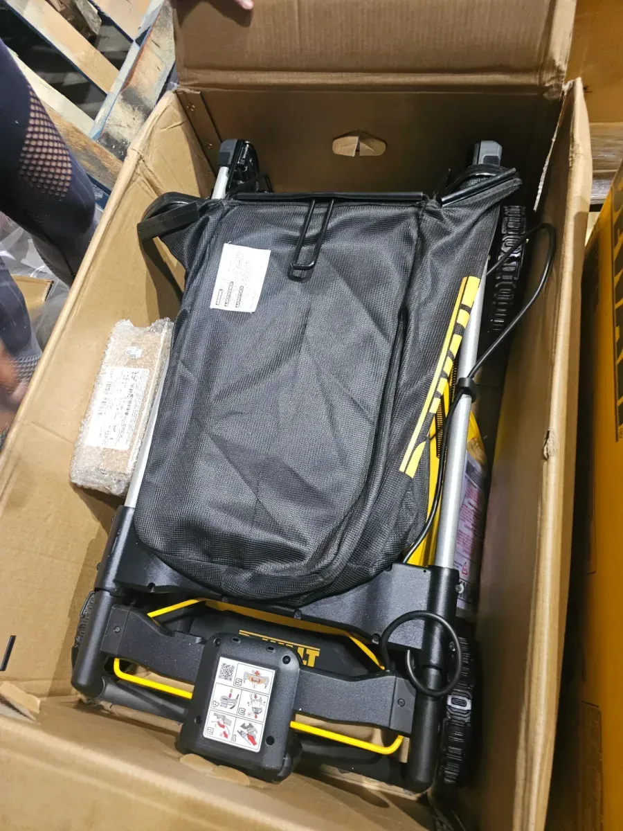 2x20V MAX 21 in. Cordless Battery Powered Push Lawn Mower Kit with (2) 10 Ah Batteries and Chargers - image 4