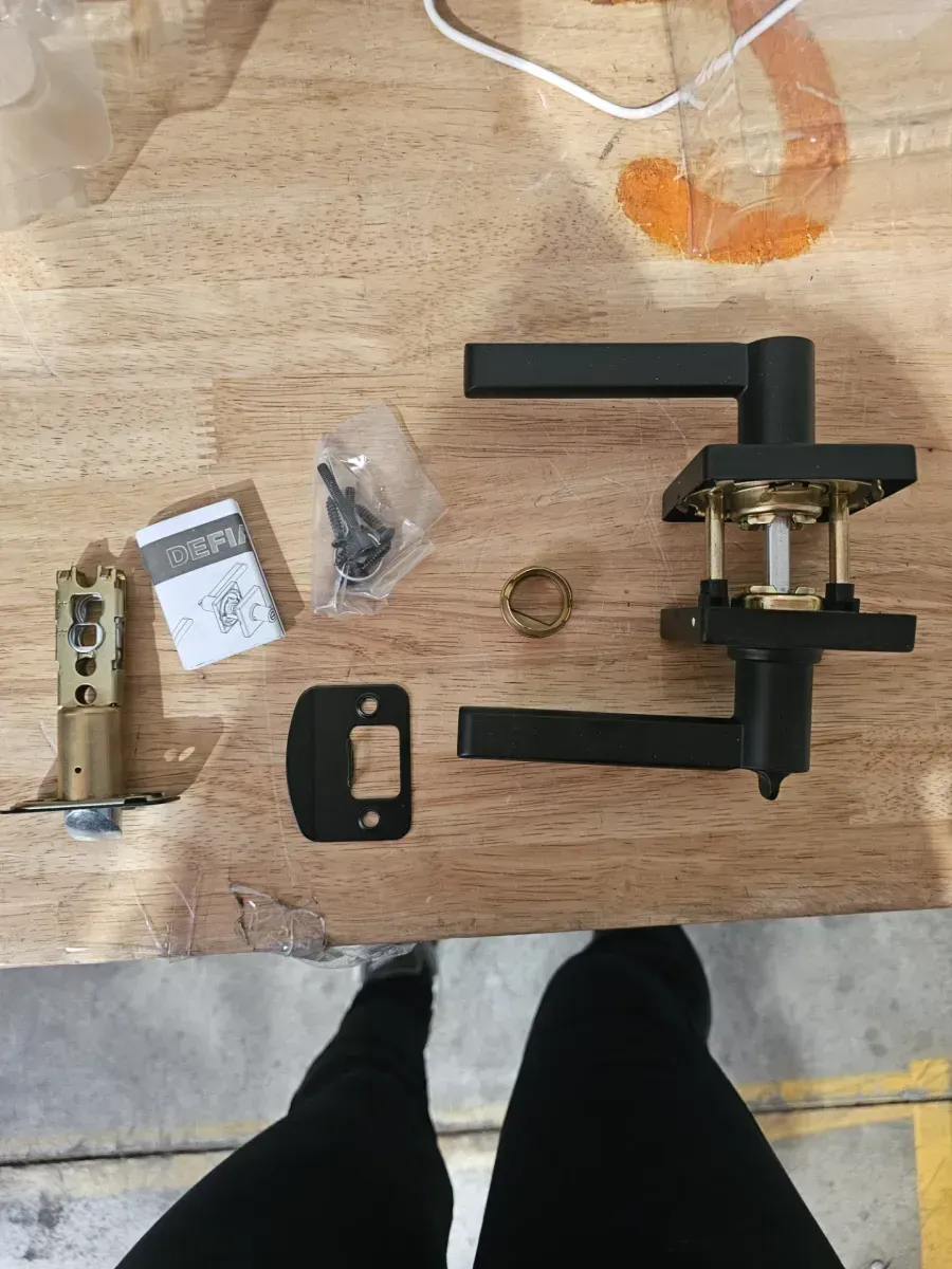 Defiant Tonebridge Matte Black Bed/Bath Door Handle with Square Rose - image 2