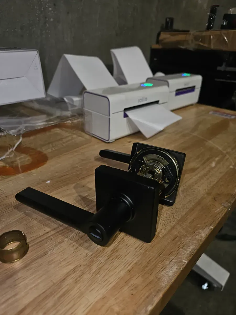 Defiant Tonebridge Matte Black Bed/Bath Door Handle with Square Rose - image 3