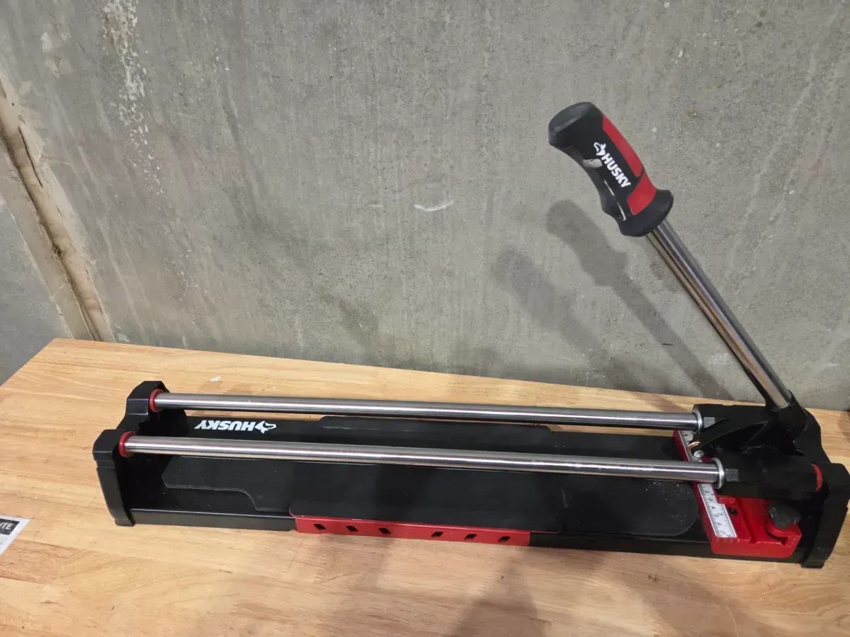 24 in. Tile Cutter with Tungsten Carbide Blade and Adjustable Gauge - image 2