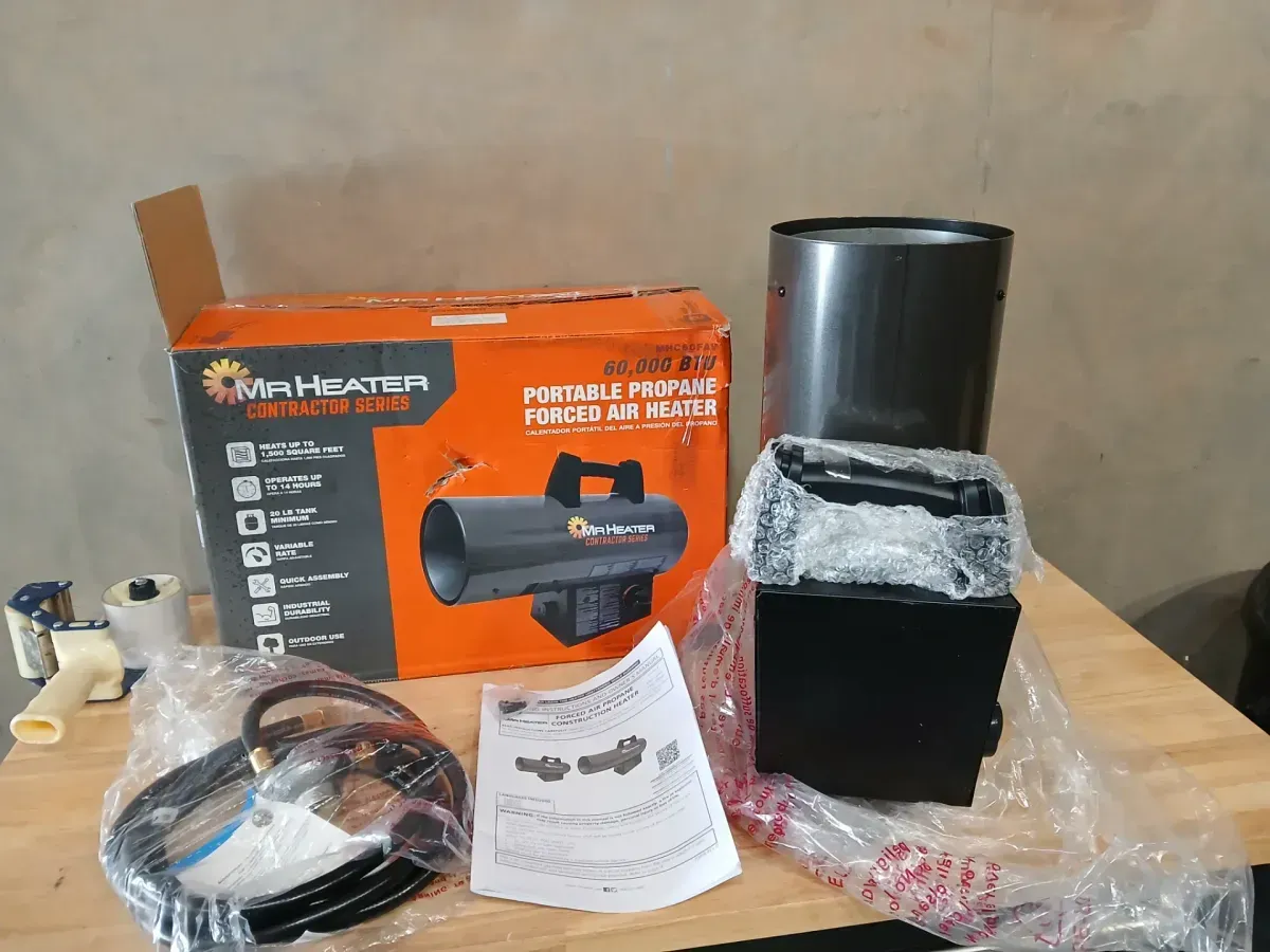 Contractor Series 60,000 BTU Forced Air Propane Outdoor Space Heater with 10 ft. Hose and Regulator - image 3