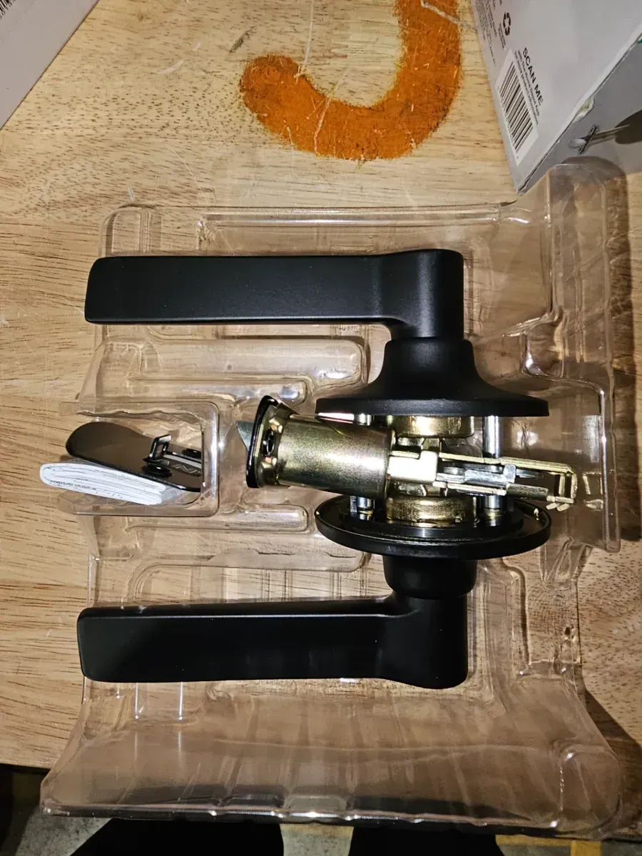 Freedom Matte Black Hall/Closet Door Lever 8-Pack - image 2