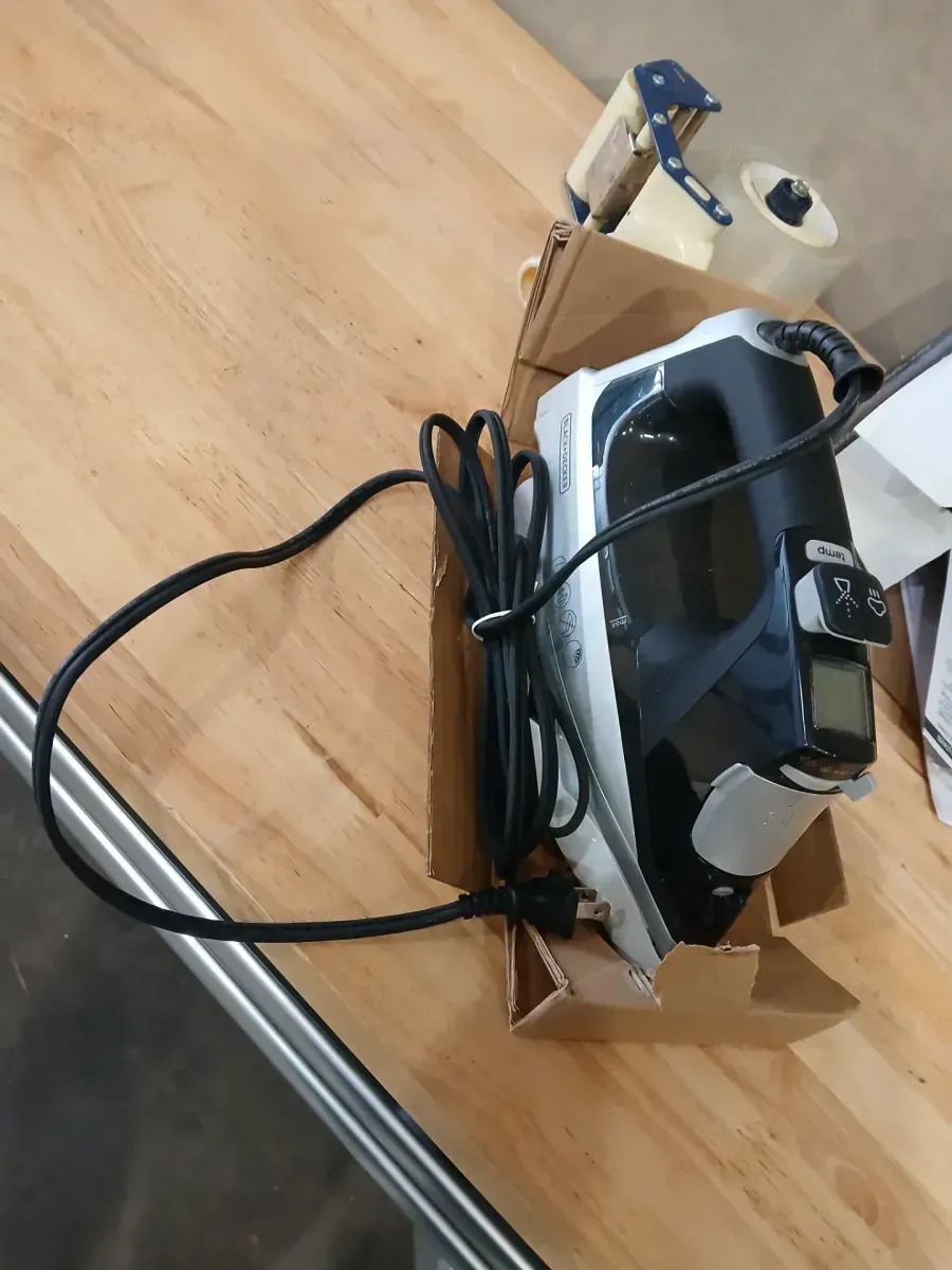 Allure Pro Black Steam Iron with Comfort Grip - image 4