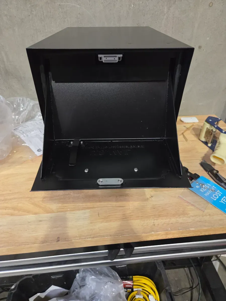 Oasis Classic Black Extra Large Locking Parcel Mailbox, 46-1/2 in. Black Post and 2 lb. PostFix Mix Combo - image 3