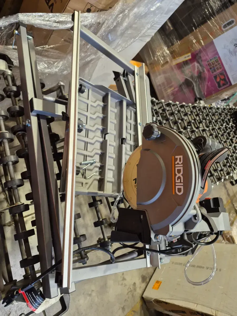 RIDGID 7 in. Portable Wet Tile Saw with Stand - image 3