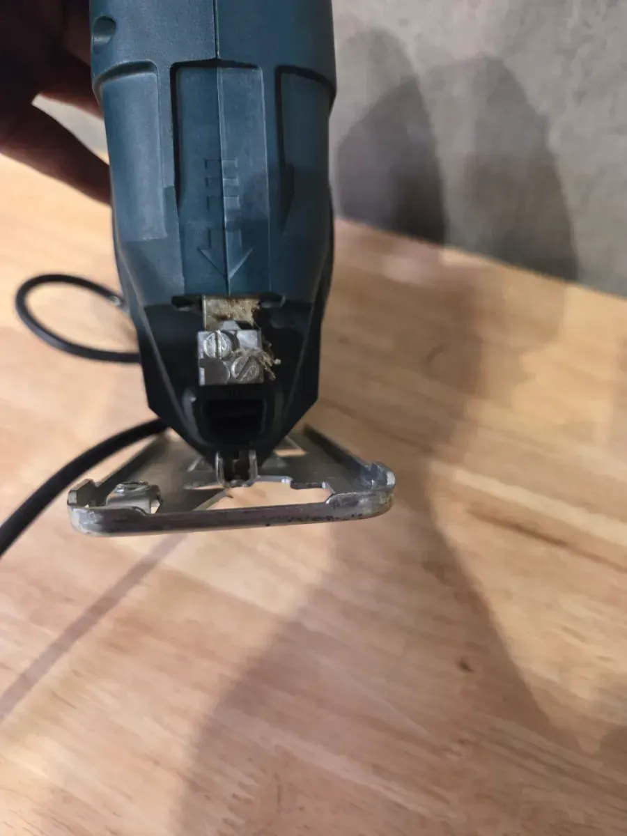 6 Amp Corded Variable Speed Top-Handle Jig Saw Kit with Assorted Blades and Carrying Case - image 3