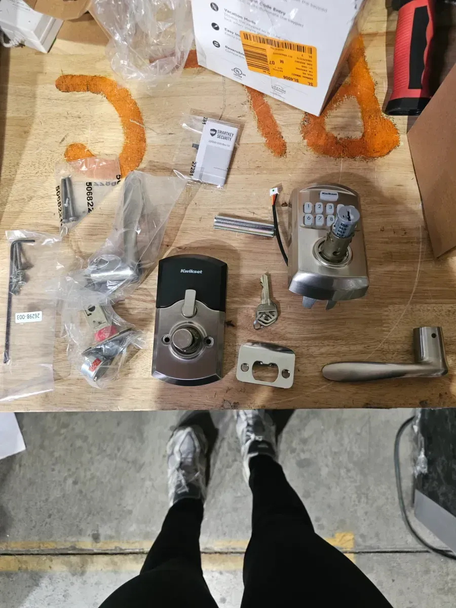 Kwikset SmartCode 917 Satin Nickel Keypad Electronic Single-Cylinder Tustin Door Handle Featuring SmartKey Security - image 4