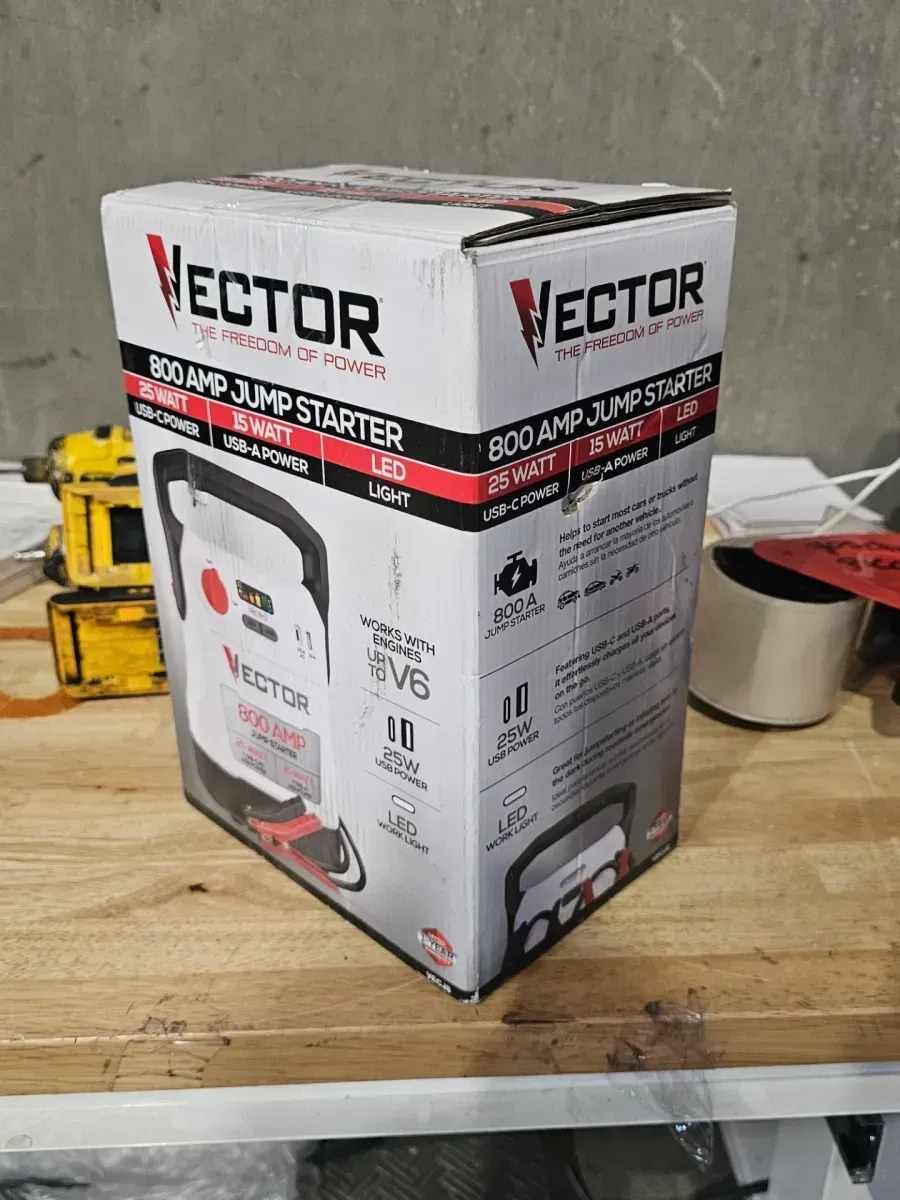 800 Amp Jump Starter with USB Power - image 6