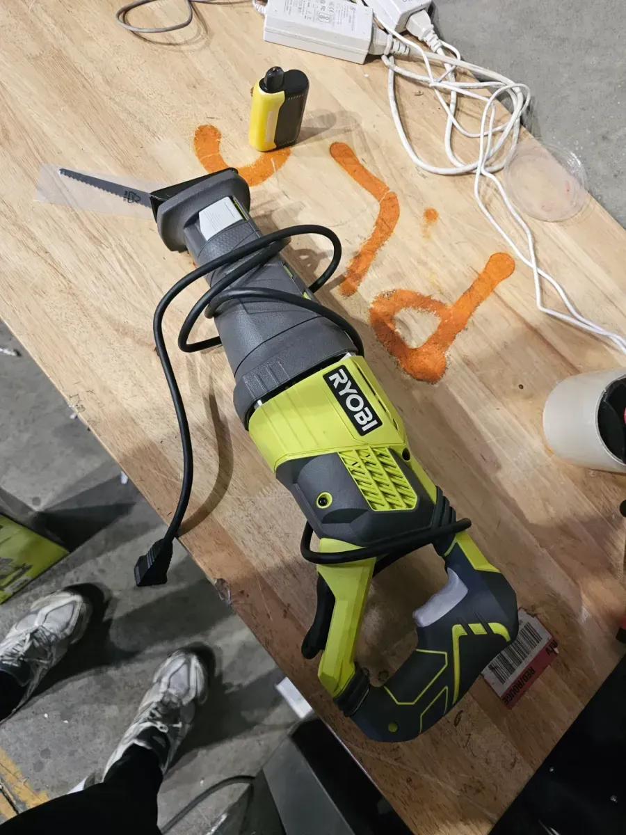 12 Amp Corded Reciprocating Saw - image 2