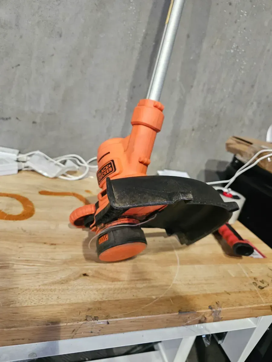 14 in. 6.5 AMP Corded Electric Single Line 2-in-1 String Trimmer & Lawn Edger with Automatic Feed and POWERDRIVE - image 4