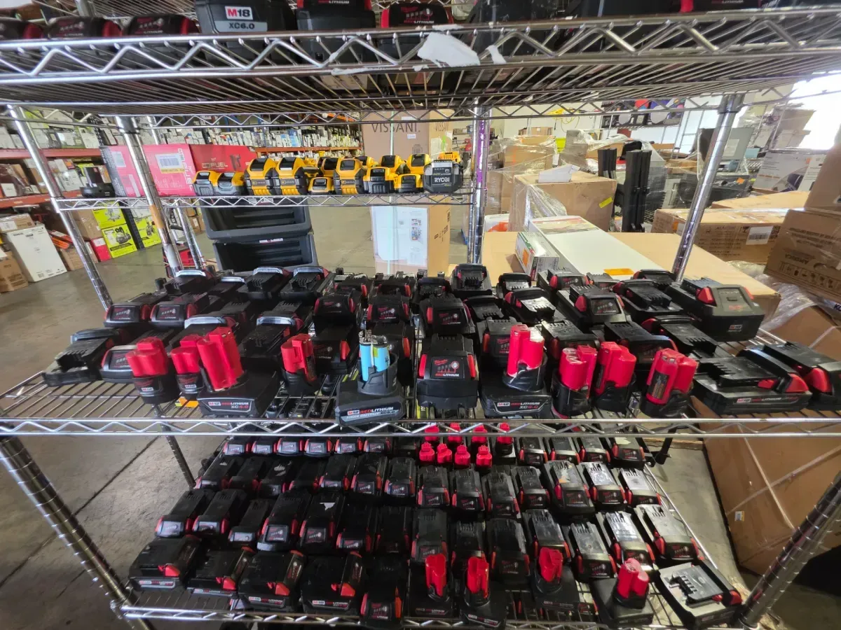 Lot of 216 Non-functional Milwaukee batteries, assorted models. - image 4