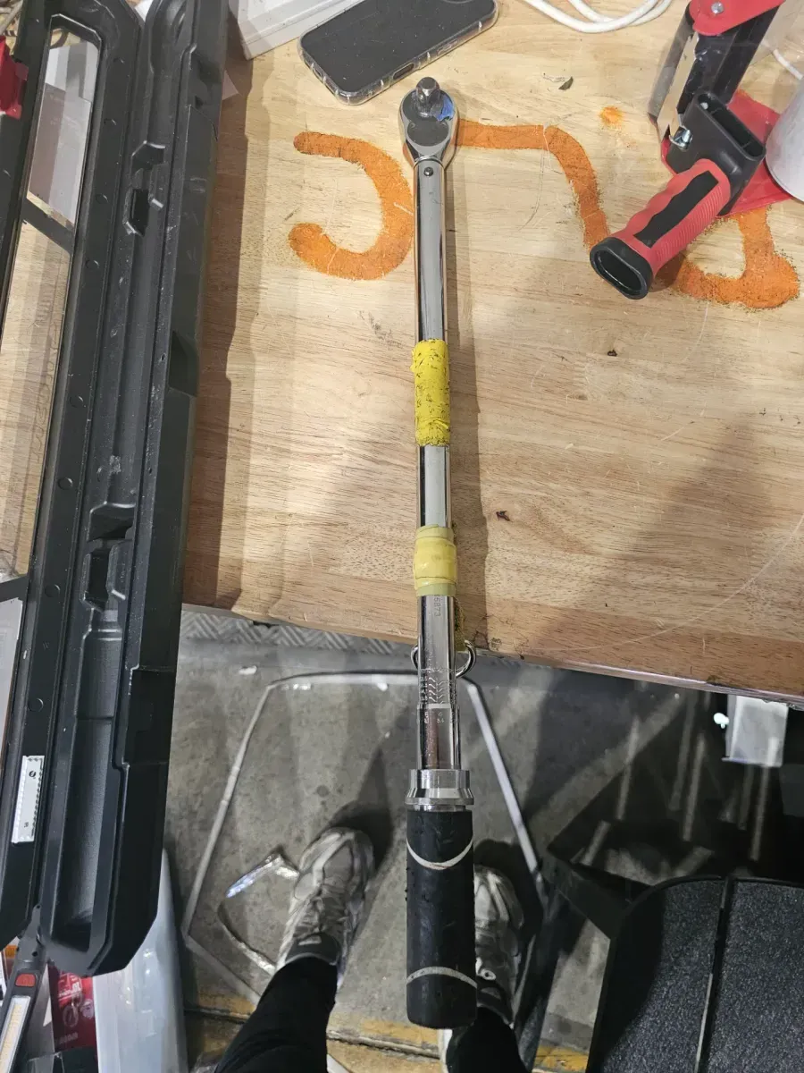 1/2-inch Drive Click Torque Wrench - image 2