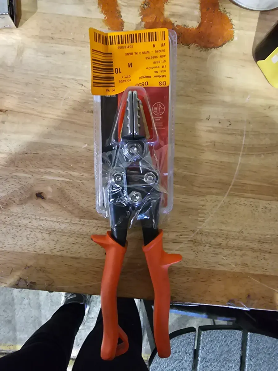 Wiss 3-1/4 in. Hand Seamer with 1-1/4 in Jaw Capacity - image 2