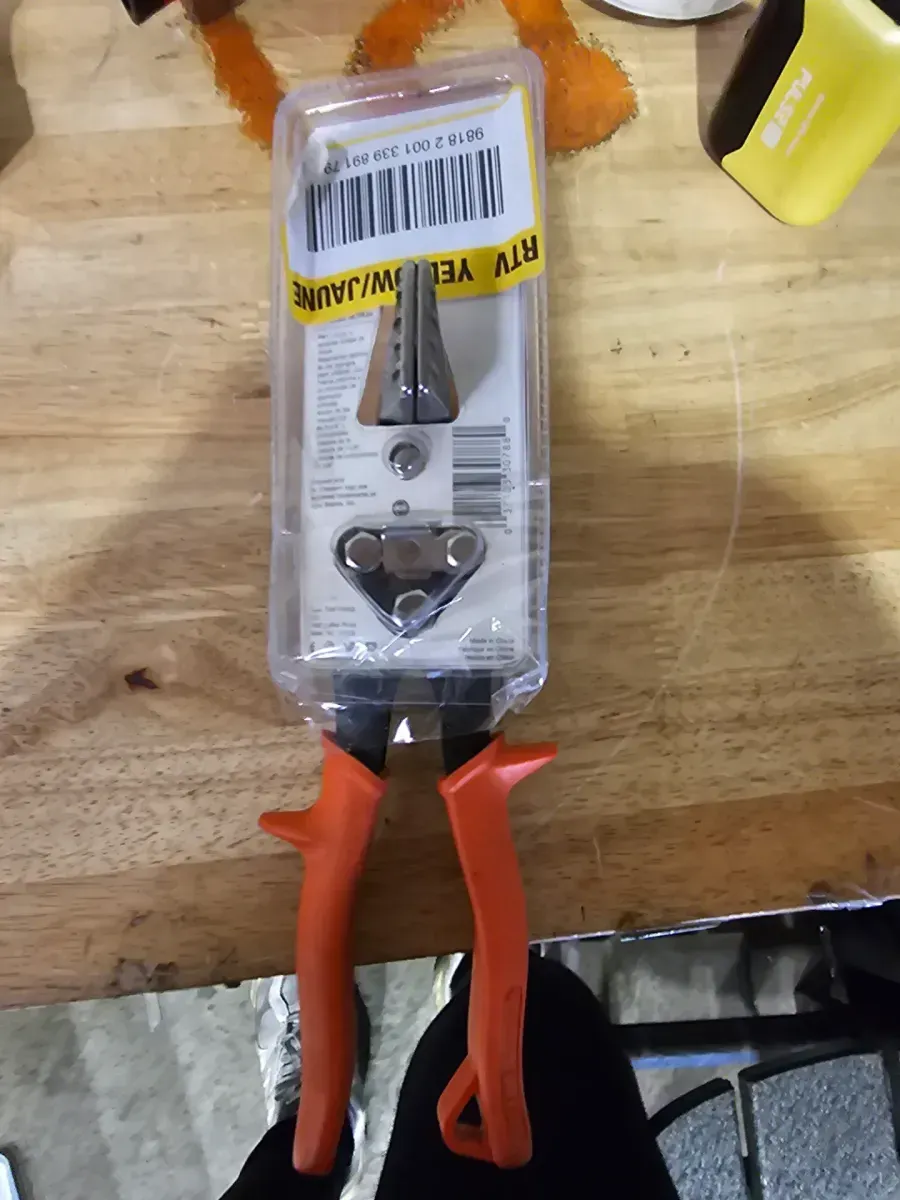 Wiss 3-1/4 in. Hand Seamer with 1-1/4 in Jaw Capacity - image 3