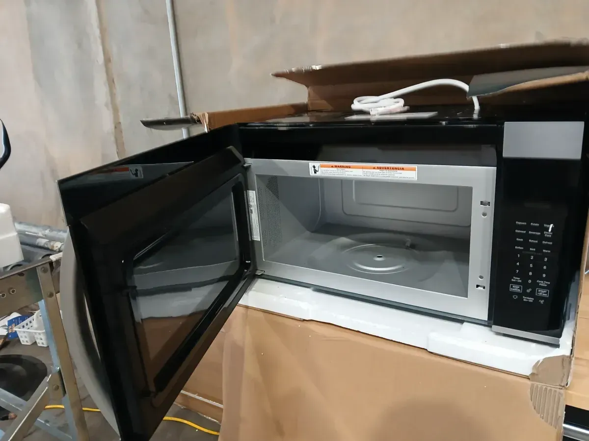 20.6 in. W 1 cu. ft. Countertop Microwave in Stainless Steel Convection with Air Fry 1050-Watt - image 4