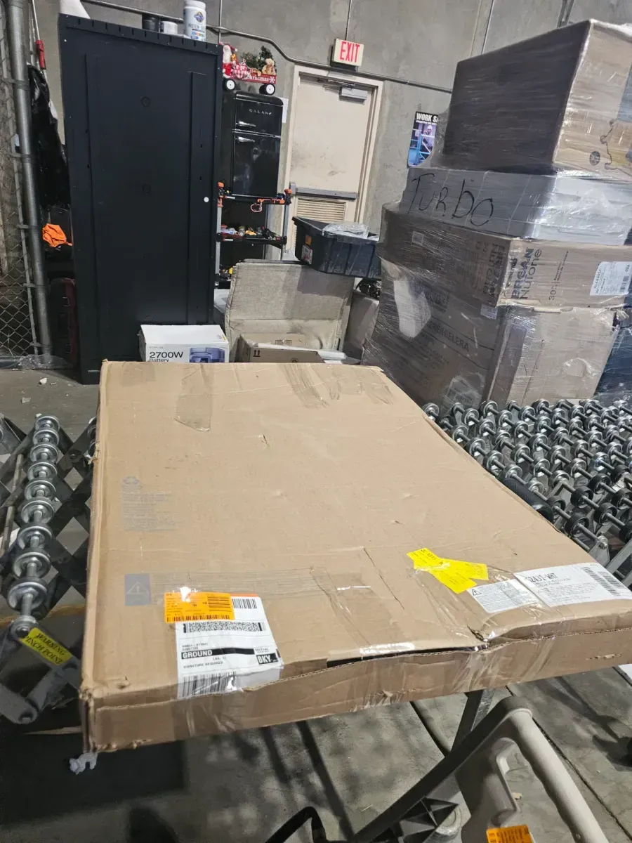 Shaila 24 in. W x 31 in. H Rectangular Framed Vertical/Horizontal Mounted Wall Bathroom Vanity Mirror in White - image 5