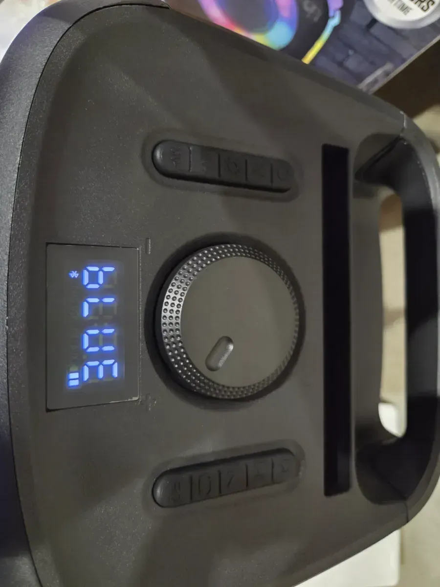 Speaker (Tzumi Super Bass Jobsite Speaker) - image 3