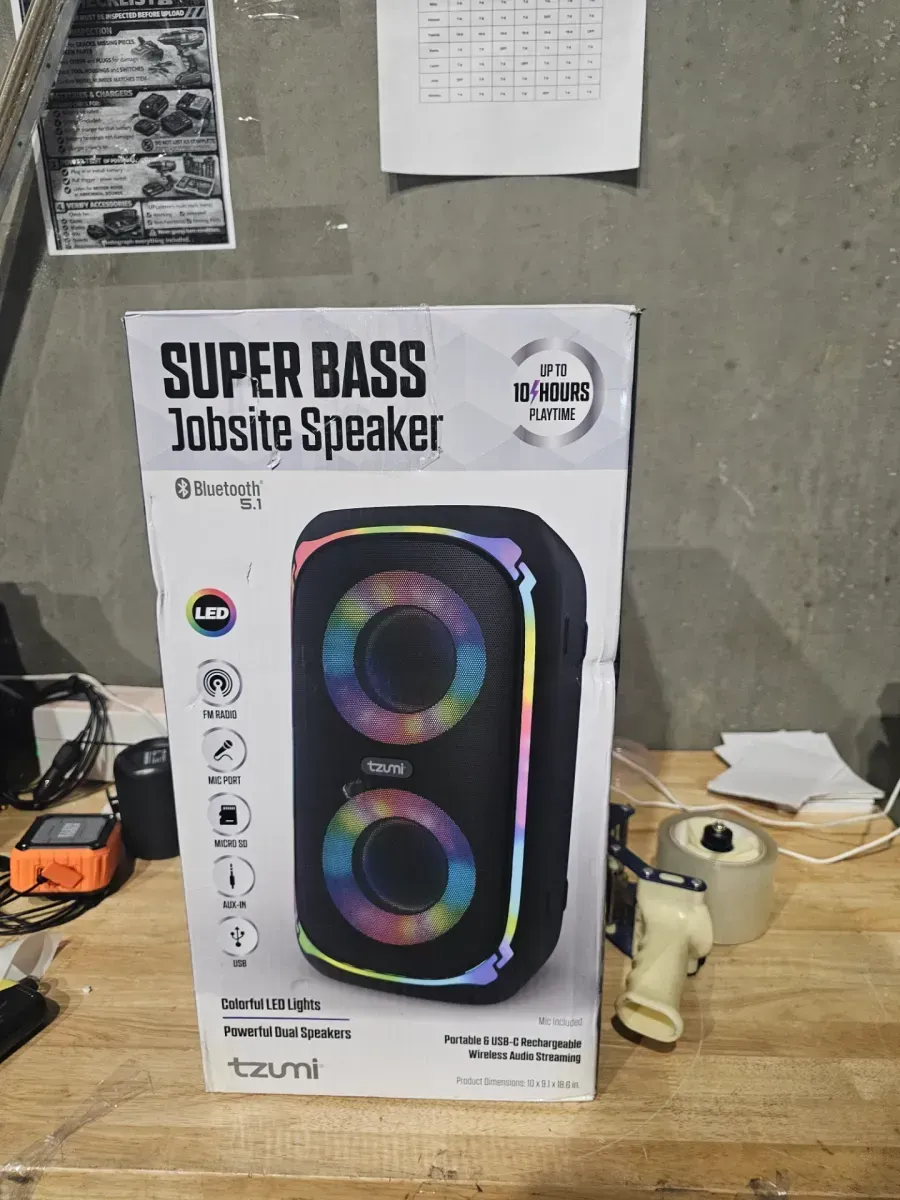 Speaker (Tzumi Super Bass Jobsite Speaker) - image 6