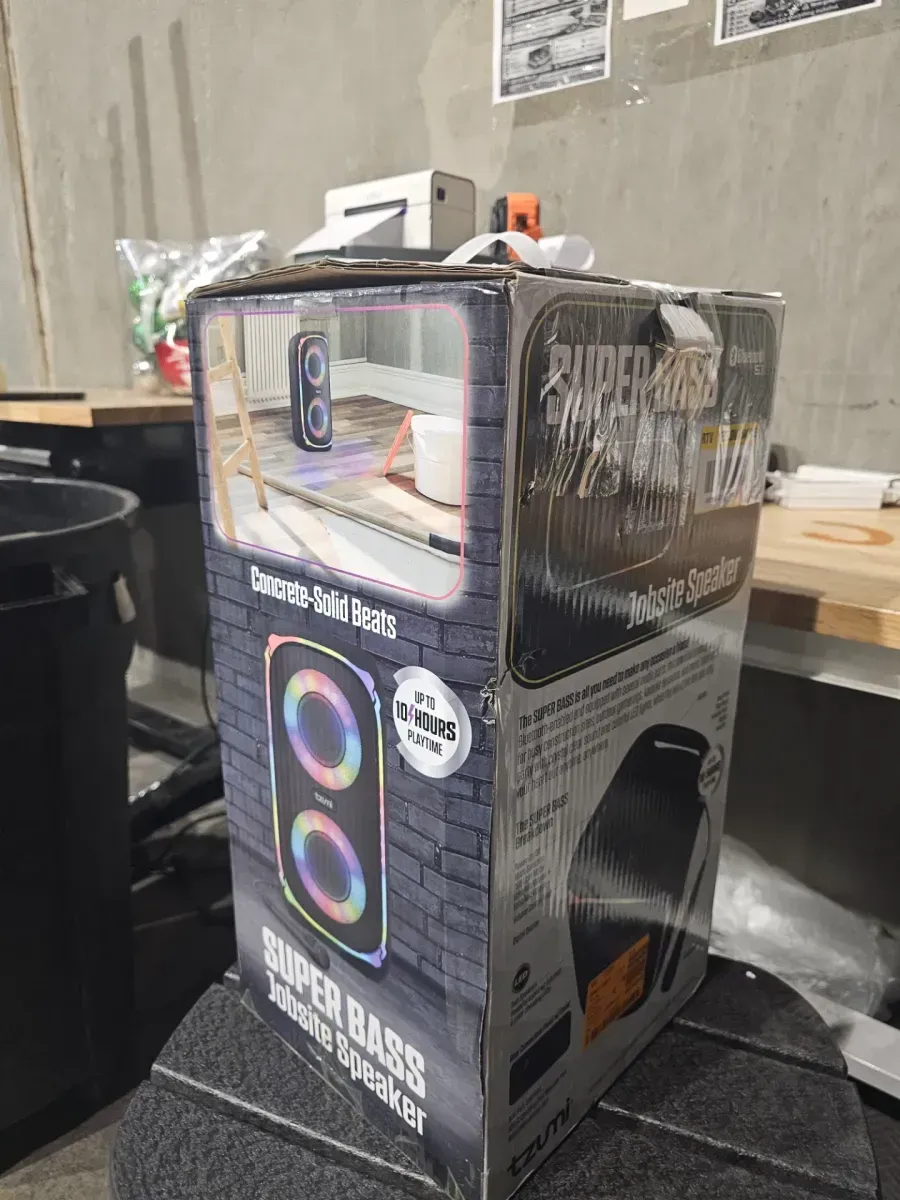 Speaker (Tzumi Super Bass Jobsite Speaker) - image 4