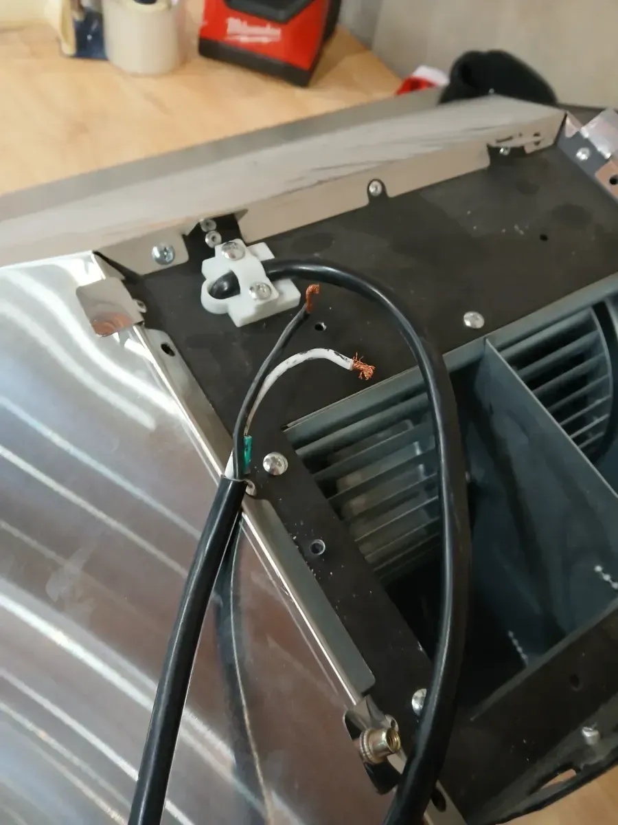 *** The range hood connector is damaged.*** Range Hood Insert 20 Inch 600 CFM Stainless Steel, Ultra-Quiet Built-in Kitchen Exhaust Hood with Dishwasher-Safe Filter - image 5