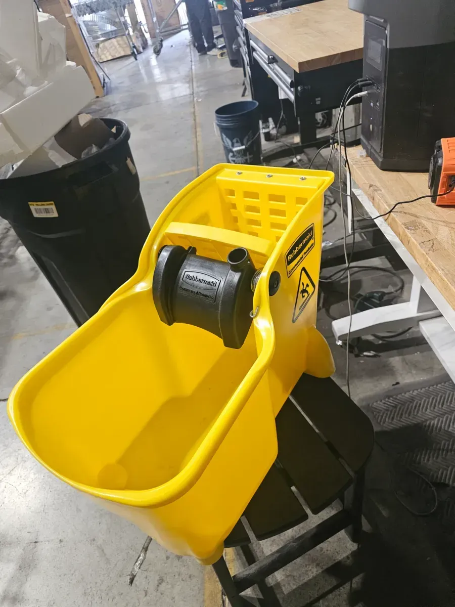 31 Qt. Tandem Mop Bucket - image 3