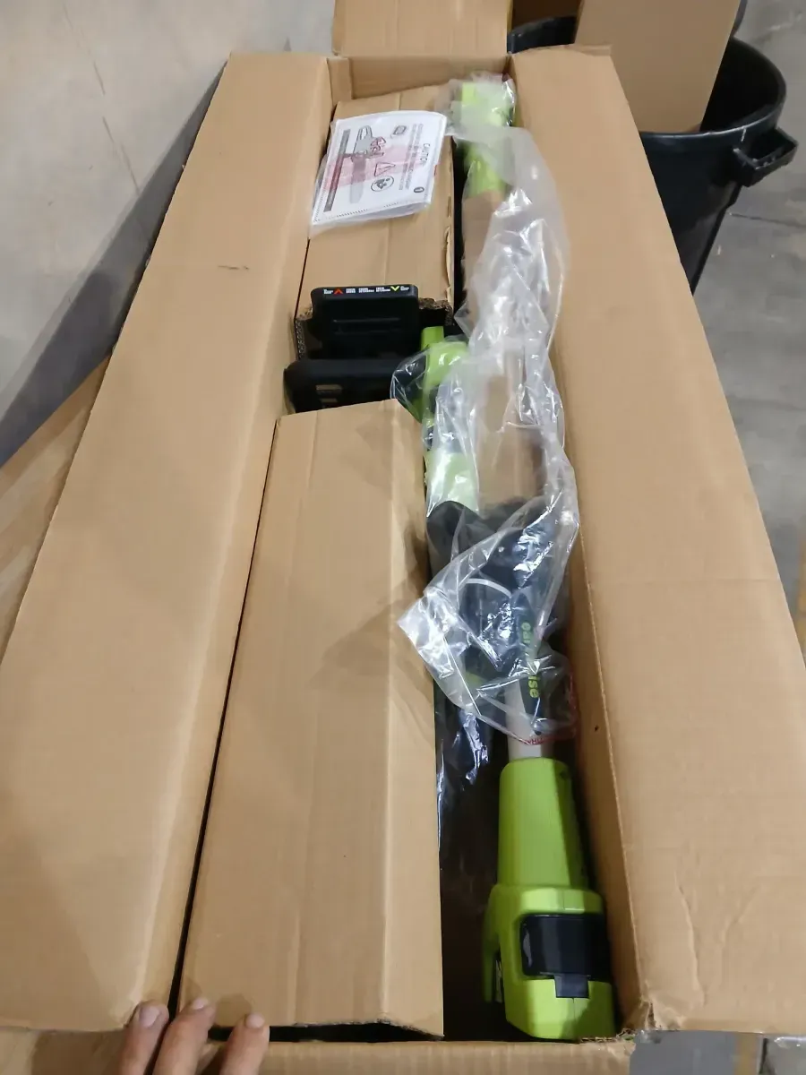 10 in. 6 Amp Electric 2-in-1 Convertible Pole Chainsaw - image 3