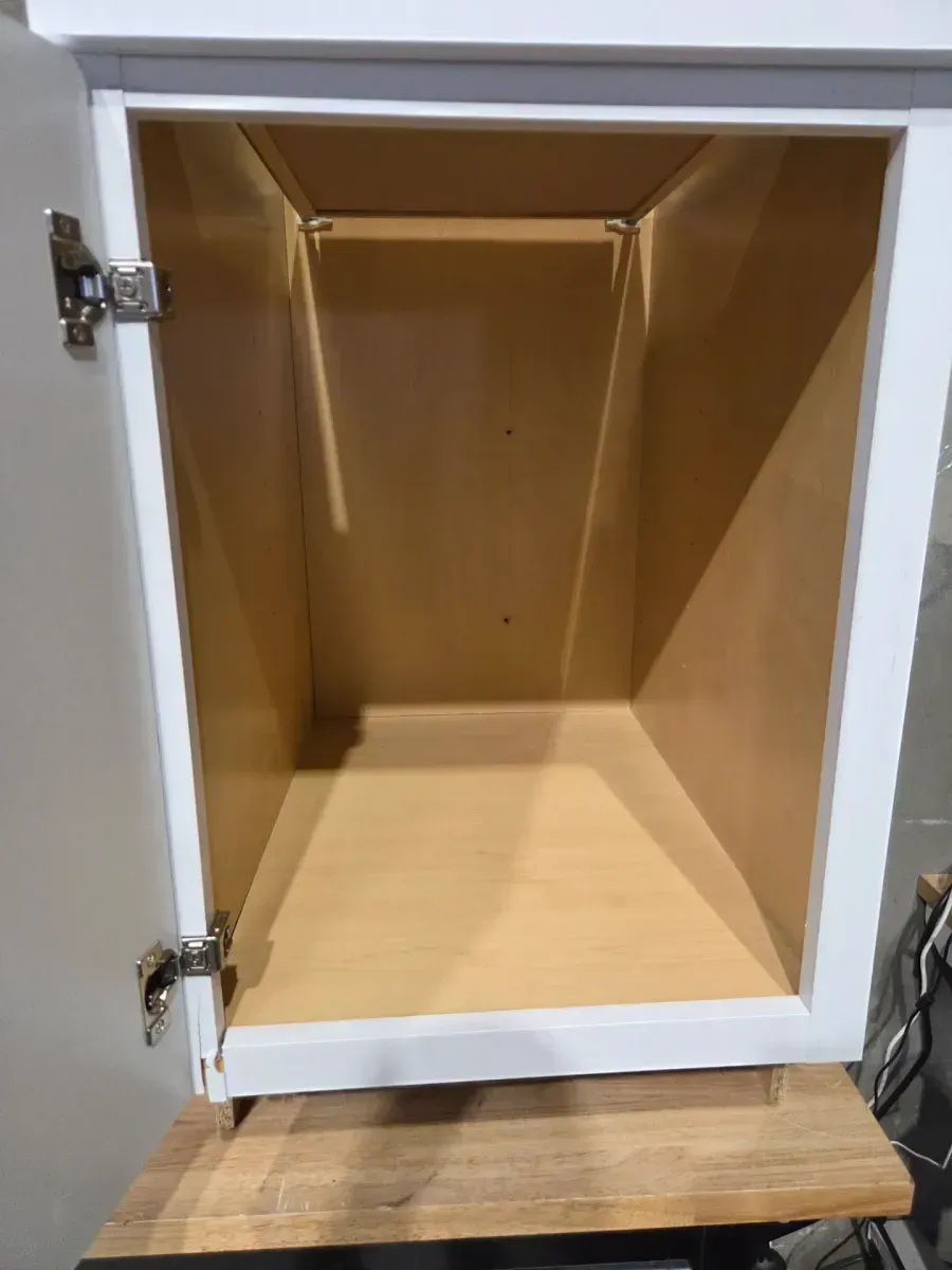 Shaker 18 in. W x 24 in. D x 34.5 in. H Assembled Base Kitchen Cabinet in Satin White - image 4