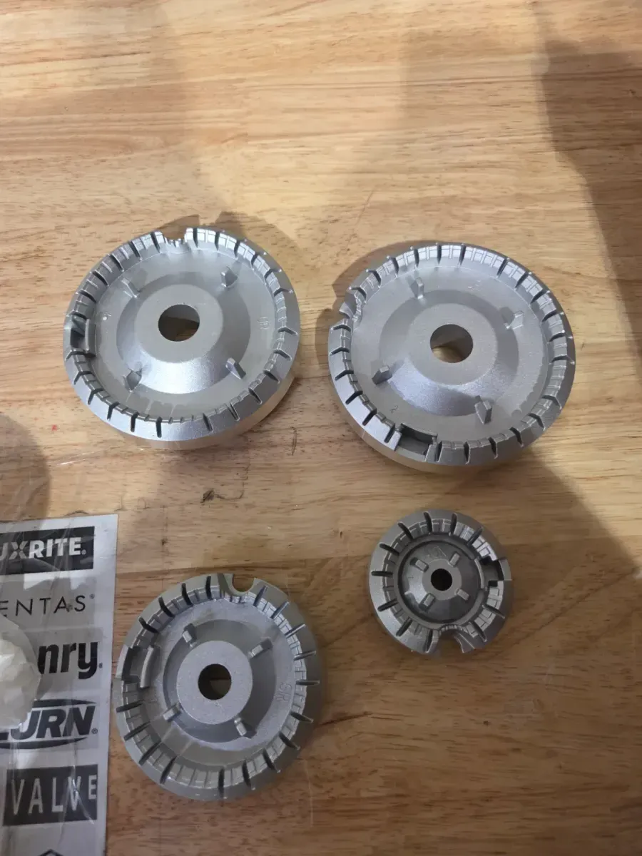 30 in. 4-Burners Recessed Gas Cooktop in Stainless Steel with SpeedHeat Burner - image 3