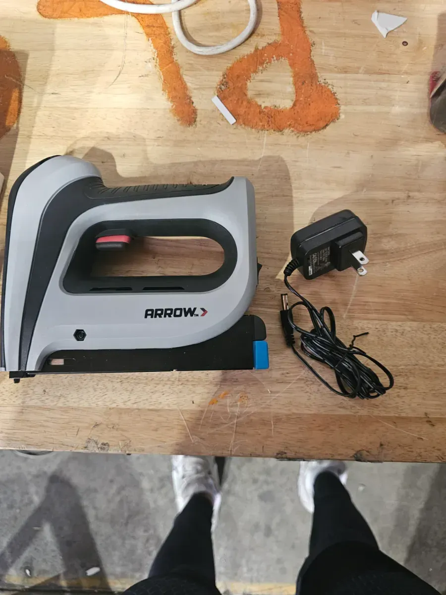 T50DCD Cordless Staple Gun - image 2