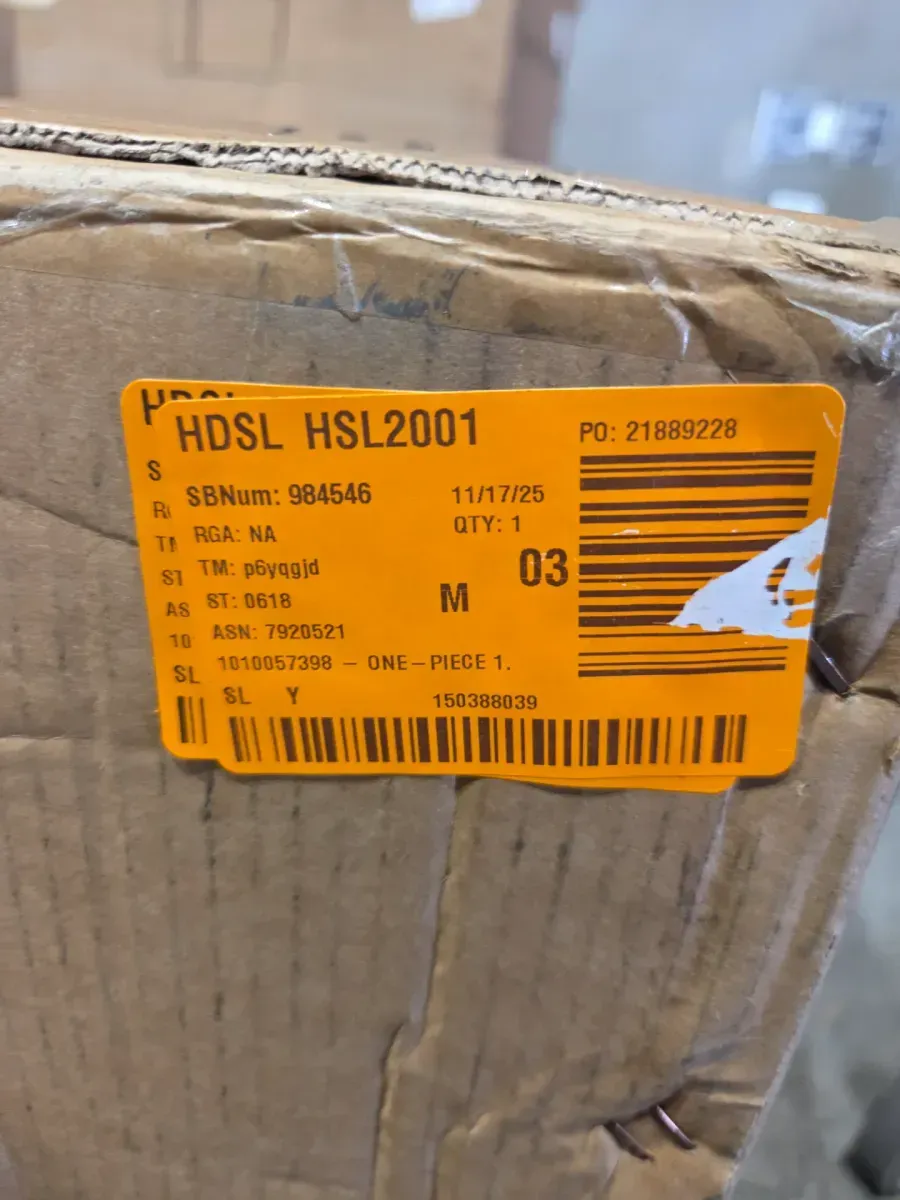 One-Piece 1.1/1.6 GPF Dual Flush Round Toilet in White Soft Close Seat Included - image 5