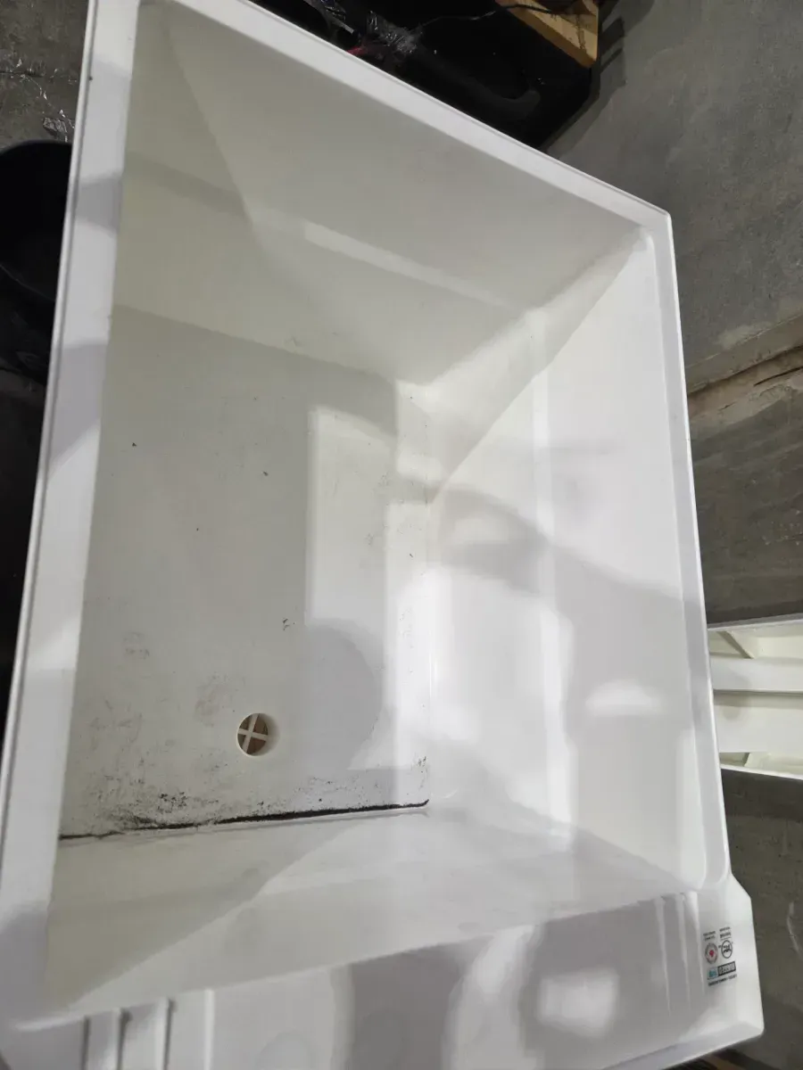 18 in. x 24 in. White Freestanding Utility/Laundry Sink with 2-Hdl Pullout Faucet and Installation Kit - image 4