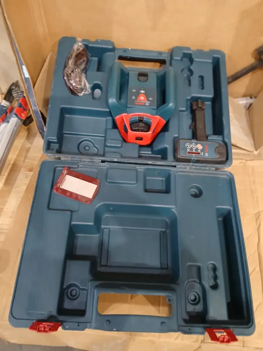 800 ft. Rotary Laser Level Complete Kit Self Leveling with Hard Carrying Case - image 5