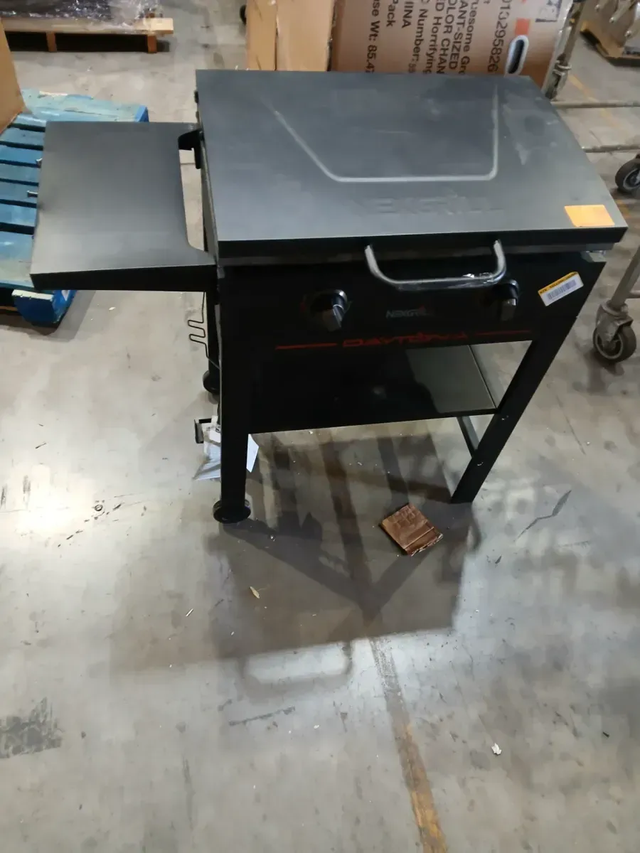 Daytona 2-Burner 28 in. Griddle with Lid, Cover, Starter Pack, Press, Gloves - image 2