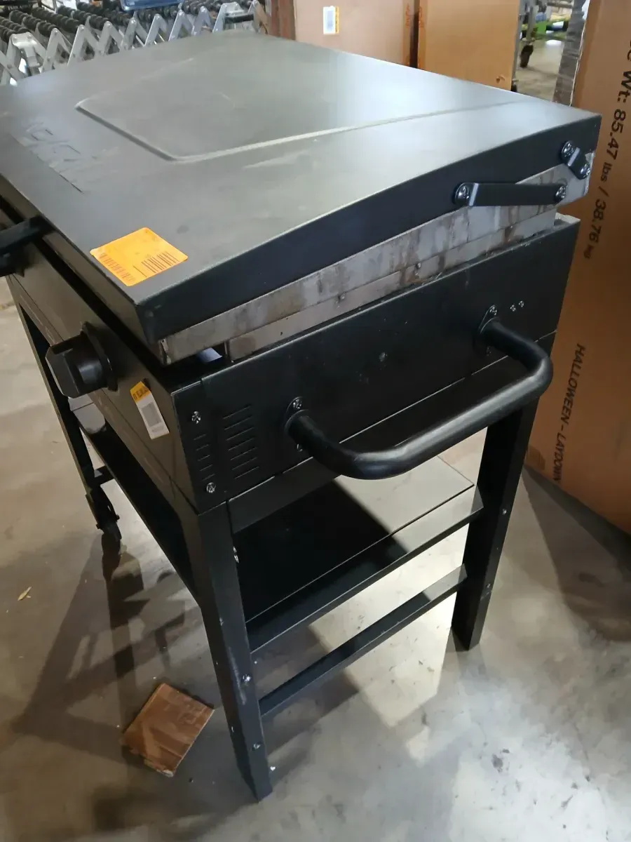 Daytona 2-Burner 28 in. Griddle with Lid, Cover, Starter Pack, Press, Gloves - image 4