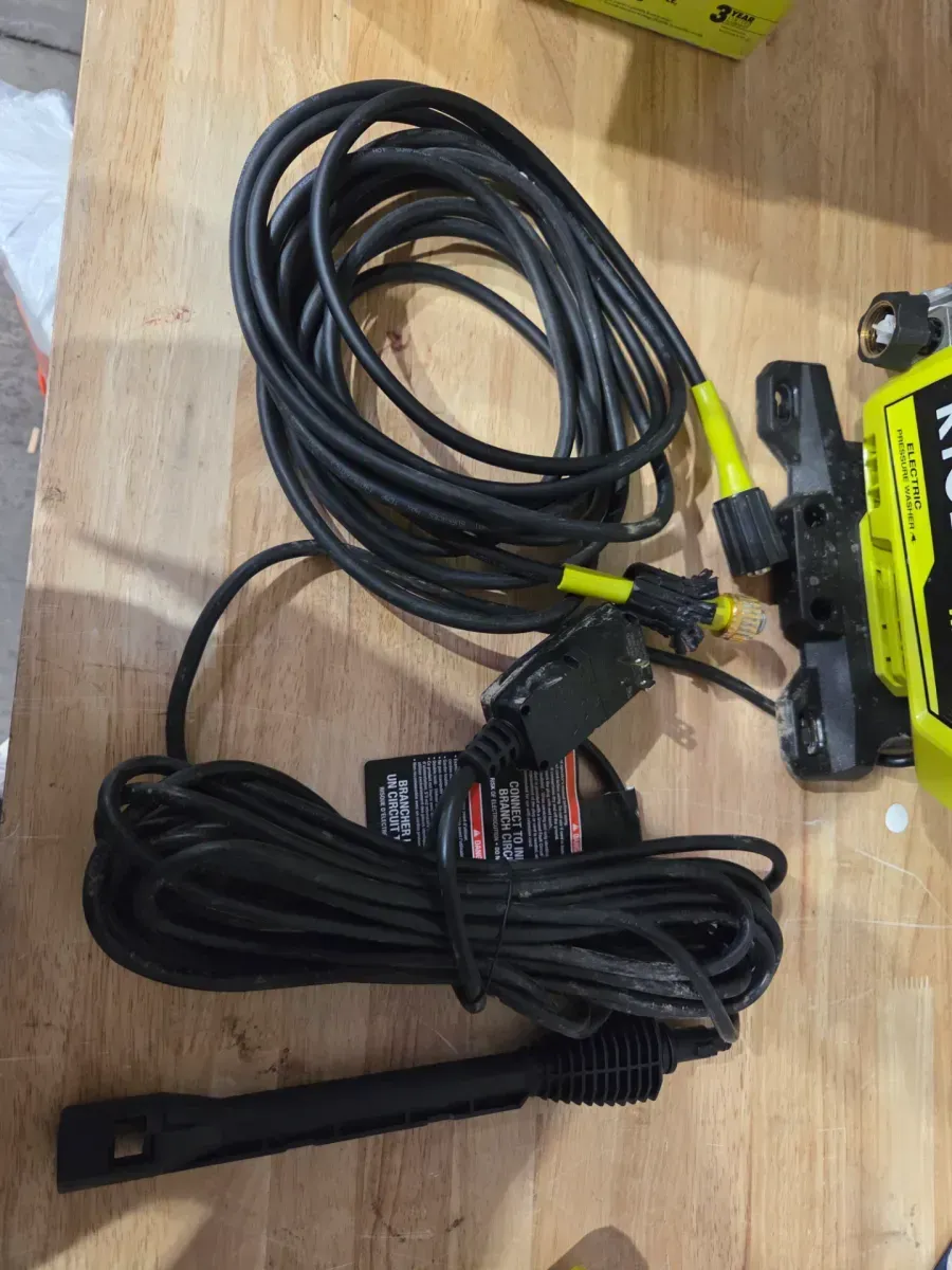 1800 PSI 1.2 GPM Cold Water Corded Electric Pressure Washer - image 3